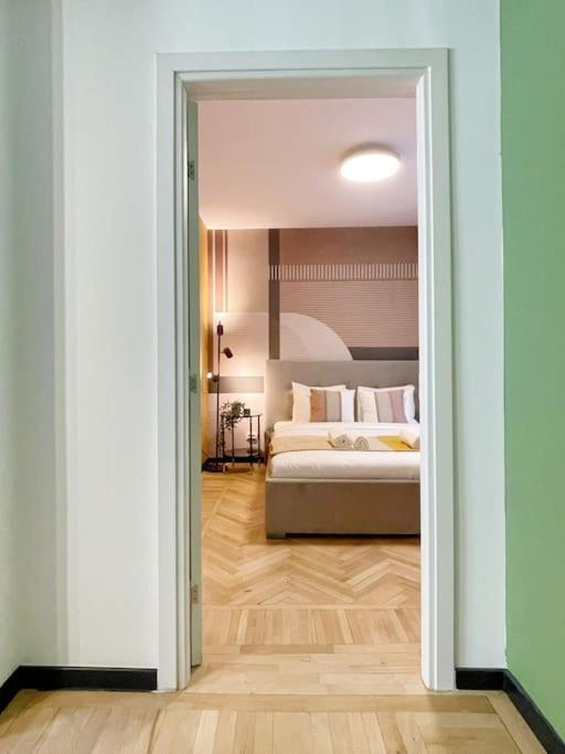 Consensus - Calea Victoriei * Bucarest